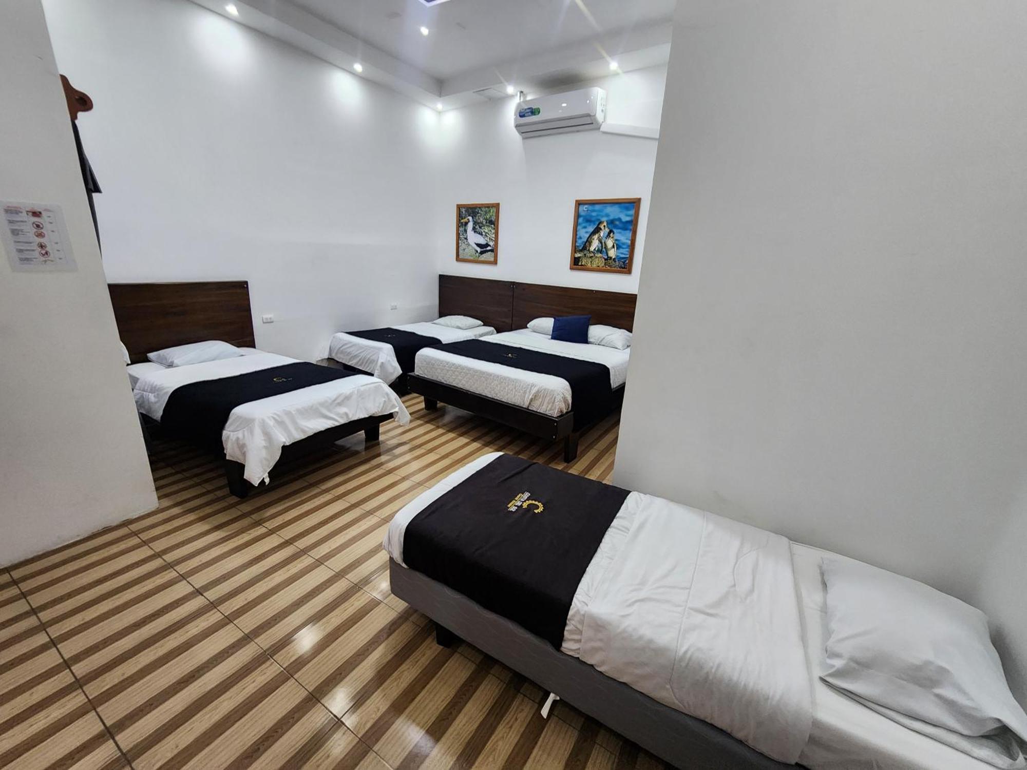 Hotel Costa Del Sol Puerto Ayora  Pokoj fotografie